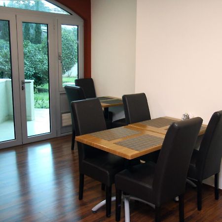 Vila V Lux Apartments Petrovac ภายนอก รูปภาพ