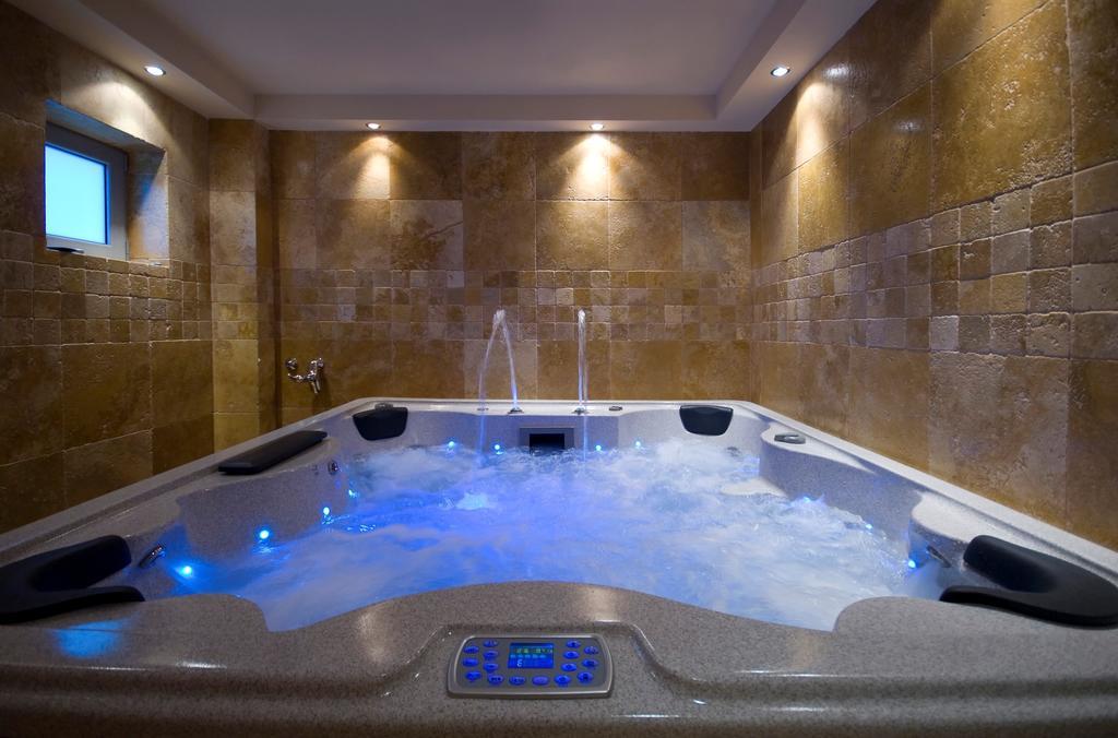 Vila V Lux Apartments Petrovac ภายนอก รูปภาพ