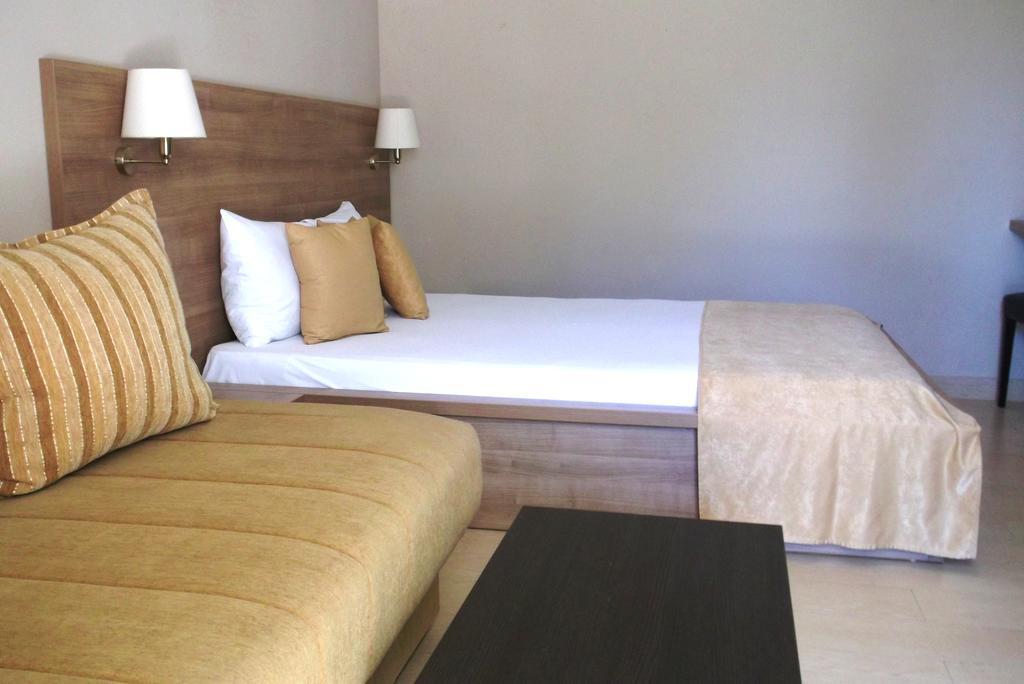 Vila V Lux Apartments Petrovac ภายนอก รูปภาพ