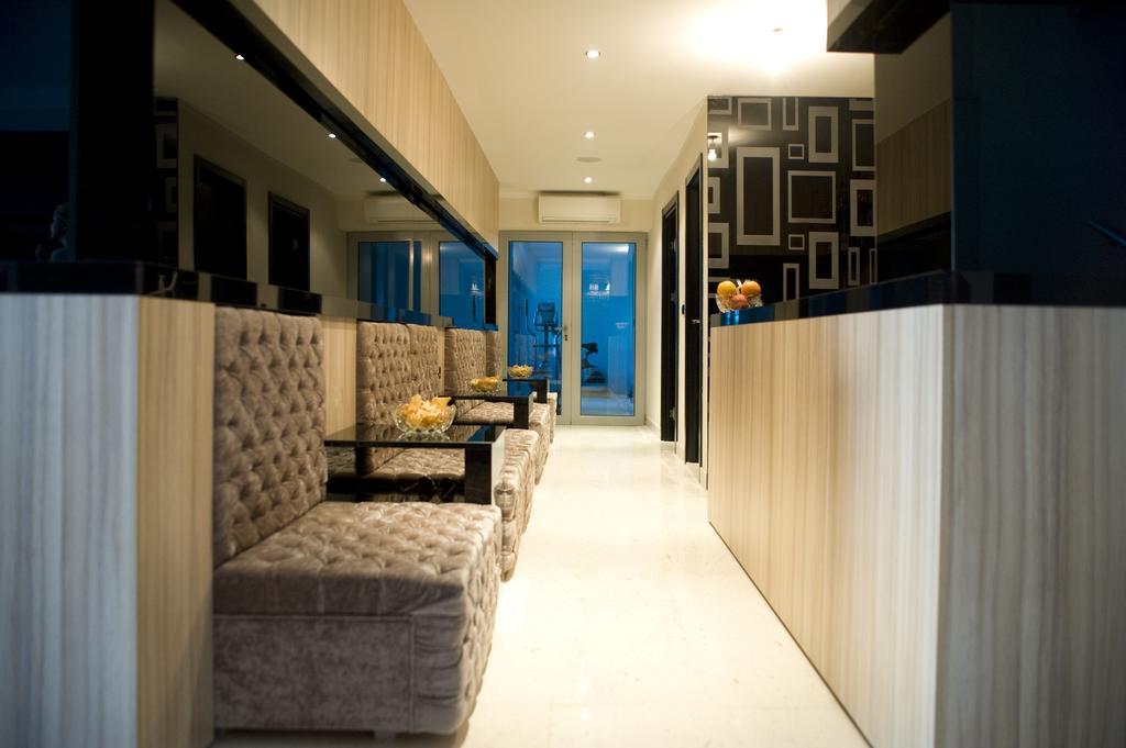 Vila V Lux Apartments Petrovac ภายนอก รูปภาพ
