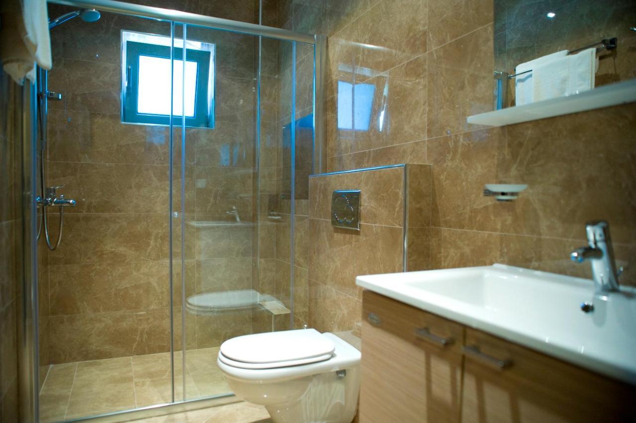 Vila V Lux Apartments Petrovac ภายนอก รูปภาพ