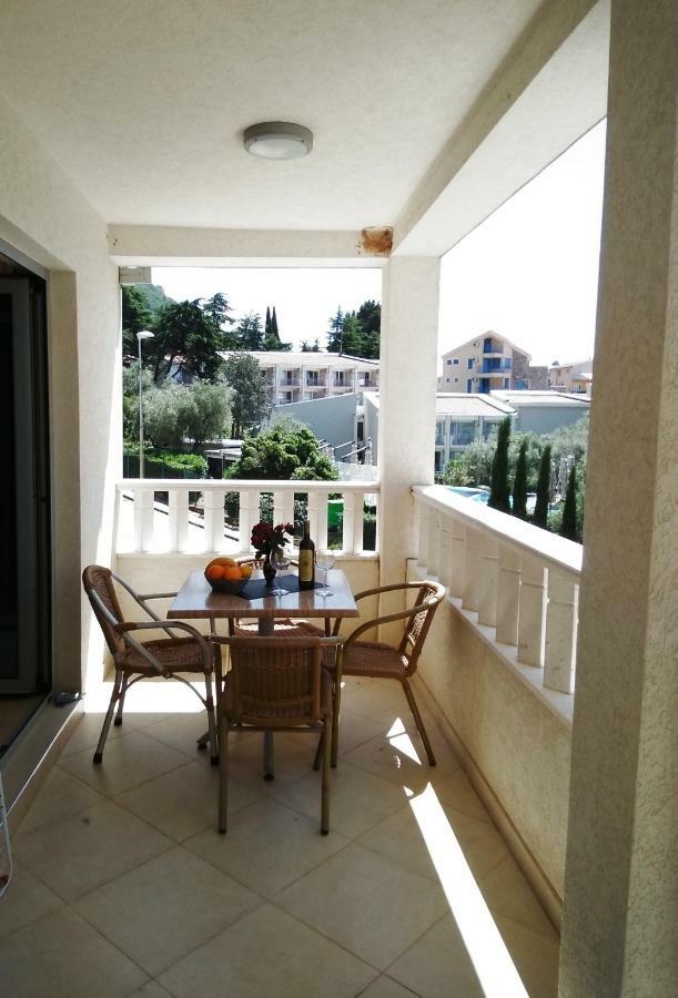 Vila V Lux Apartments Petrovac ภายนอก รูปภาพ